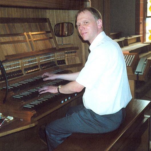 Kirchenmusiker Herr Fr�hlich